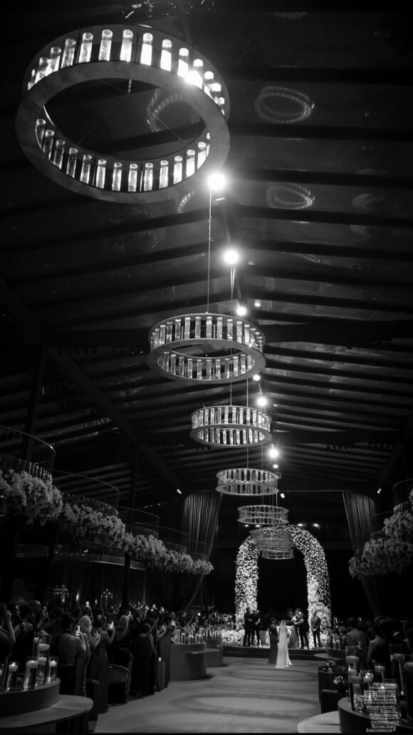 Iluminação cênica da cerimônia de casamento de João e Bárbara.
